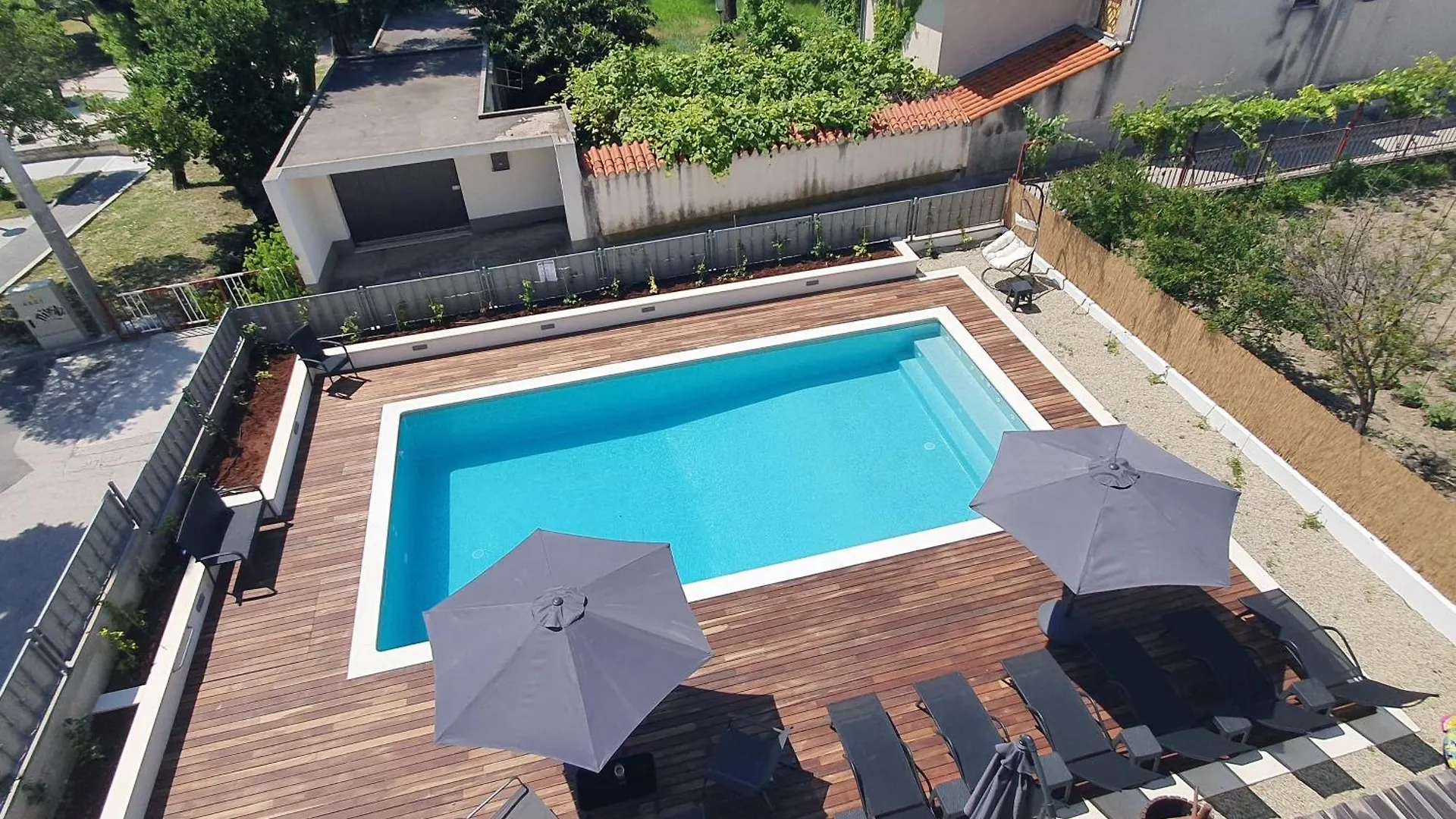 Apartments With A Swimming Pool Kastel Luksic, Kastela - 20582 Croatia